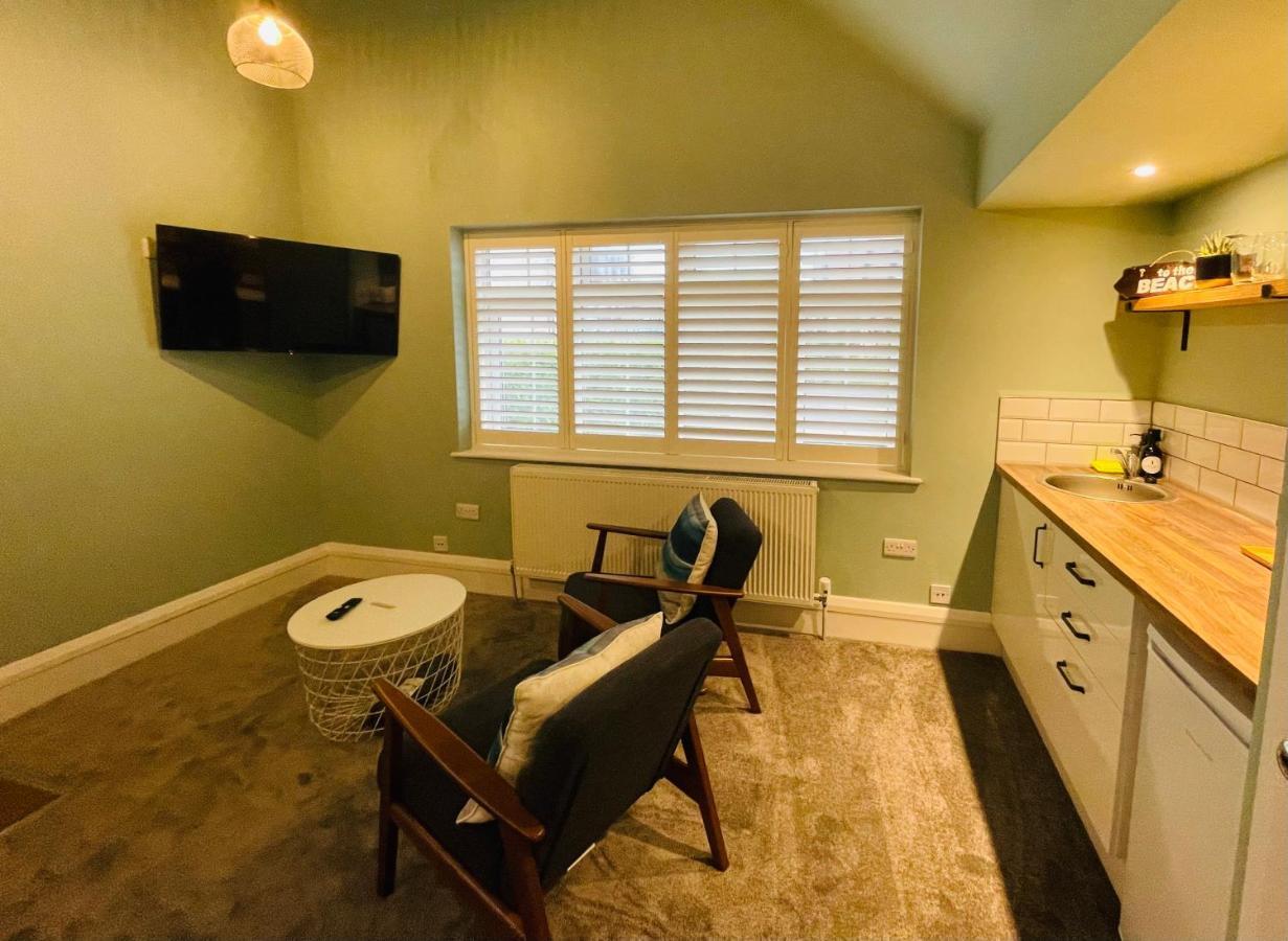 شقة East Preston  في Stone'S Throw, 1 Bed Self-Contained Studio المظهر الخارجي الصورة